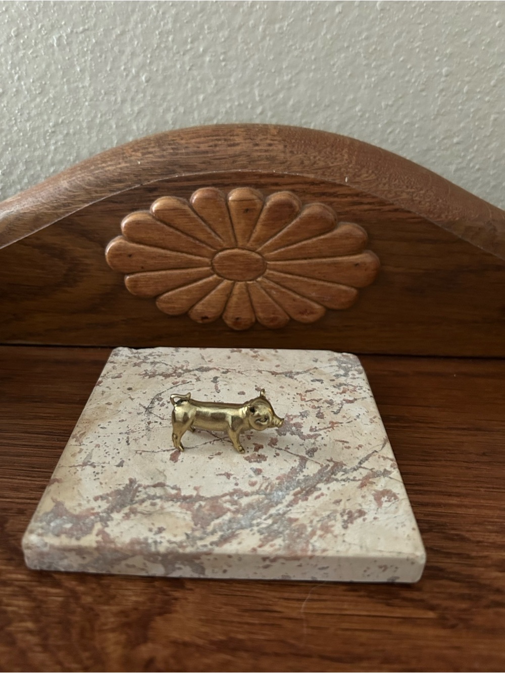 6 mini brass figures